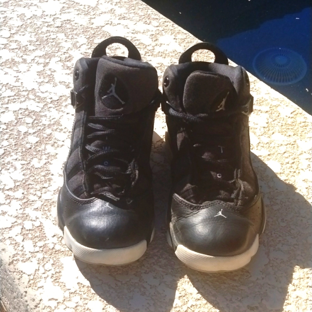 🔥Closet Blow Out🔥      Boys Jordan Shoes